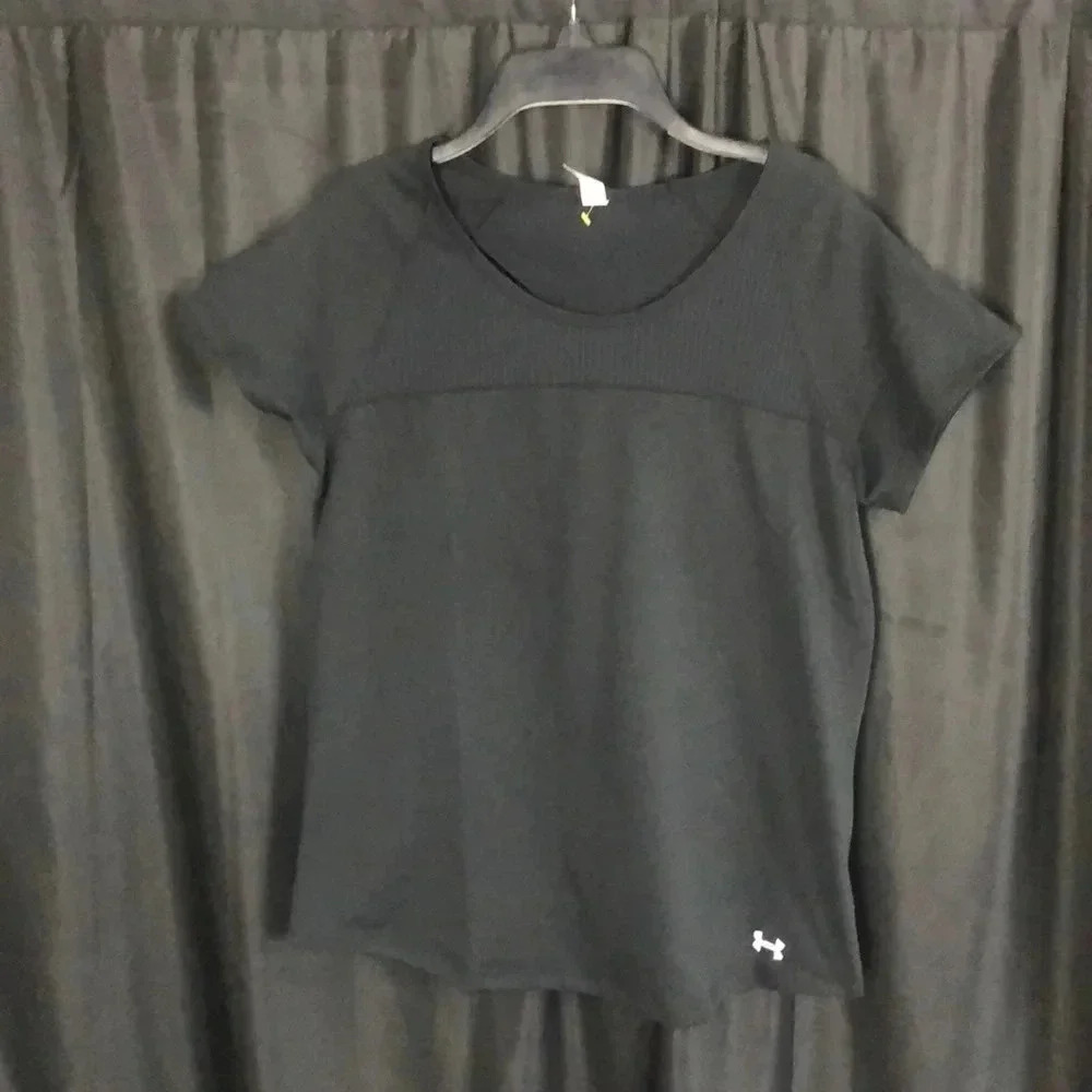Black Under Armour Shirt‎ S